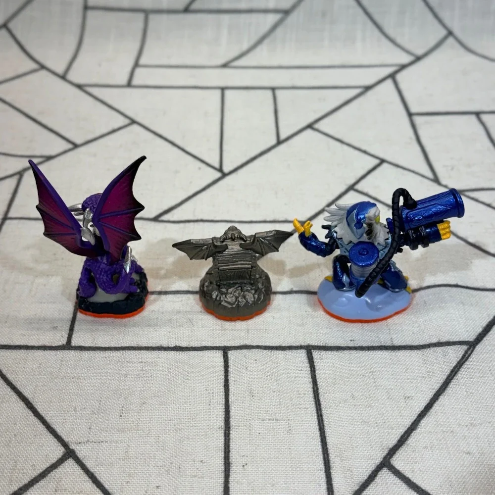 Skylanders Giants Figures Lot O/S Multicolor Cynder Jet-Vac Platinum Chest